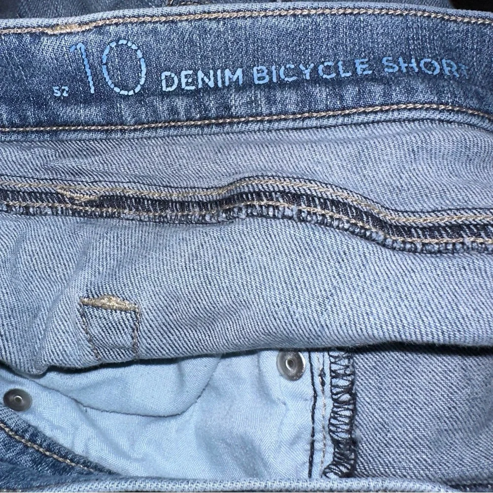 LOFT by Ann Taylor Denim Bicycle Shorts Size 10